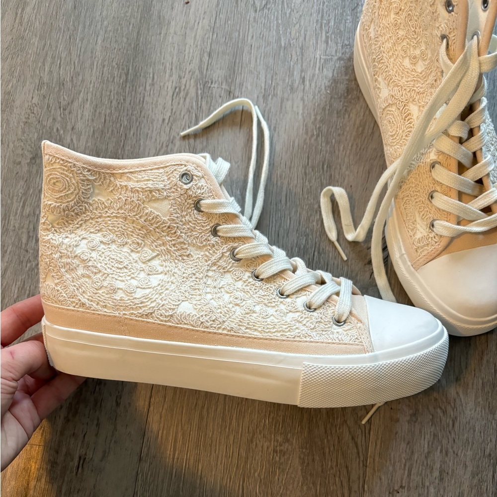 American Eagle platform high top sneaker